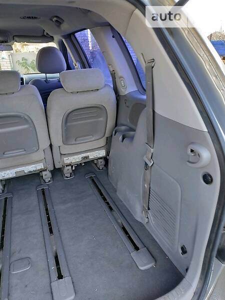 Мінівен Kia Carnival 2007 в Бершаді