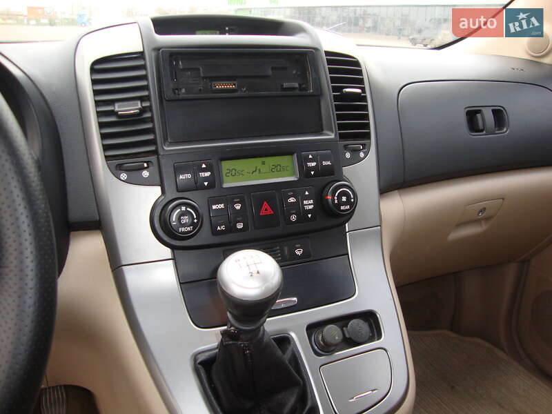 Мінівен Kia Carnival 2007 в Києві