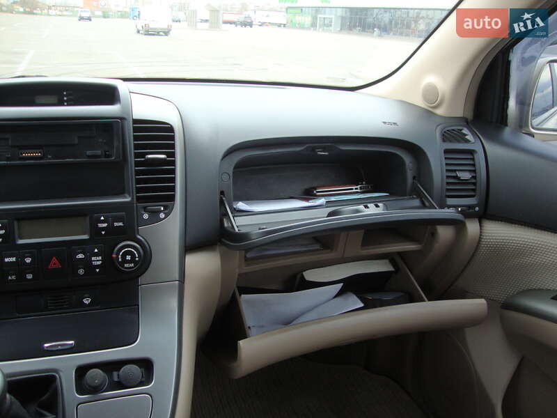 Мінівен Kia Carnival 2007 в Києві