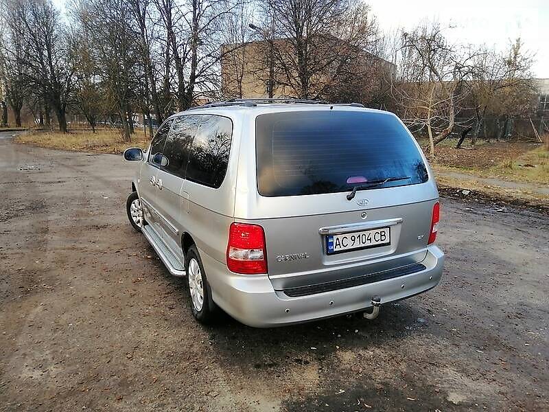 Мінівен Kia Carnival 2005 в Дубні фото 10 Мінівен Kia Carnival 2005 в Дубні