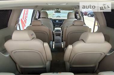 Минивэн Kia Carnival 2017 в Киеве