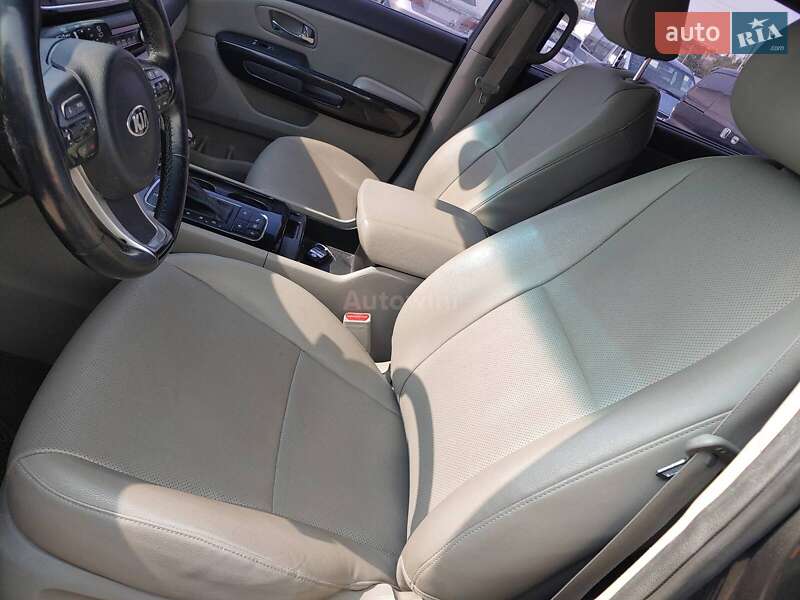 Минивэн Kia Carnival 2016 в Одессе