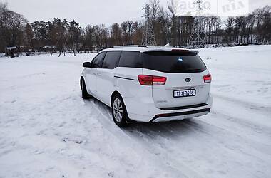 Минивэн Kia Carnival 2015 в Сумах