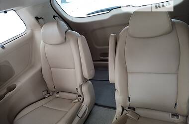 Минивэн Kia Carnival 2015 в Сумах