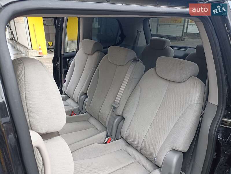 Минивэн Kia Carnival 2008 в Новояворовске