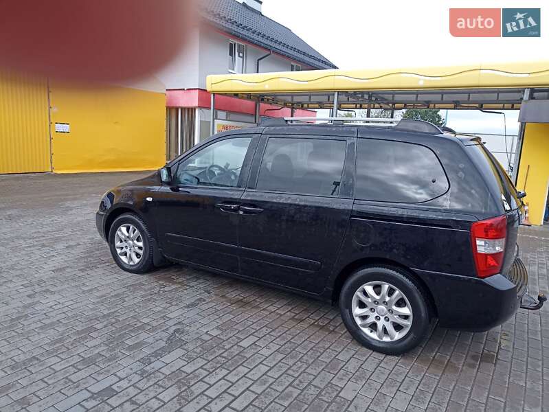 Минивэн Kia Carnival 2008 в Новояворовске
