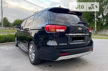 Минивэн Kia Carnival 2015 в Виннице