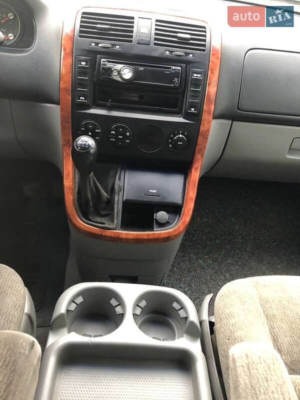 Минивэн Kia Carnival 2003 в Хмельницком