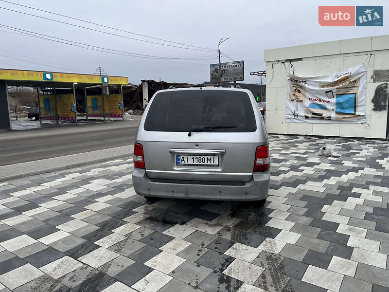Мінівен Kia Carnival 2003 в Бучі