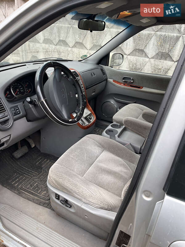 Мінівен Kia Carnival 2003 в Бучі