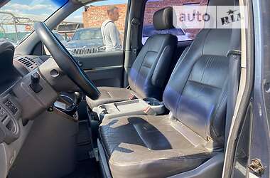 Минивэн Kia Carnival 2001 в 