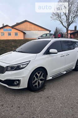 Мінівен Kia Carnival 2015 в Рівному