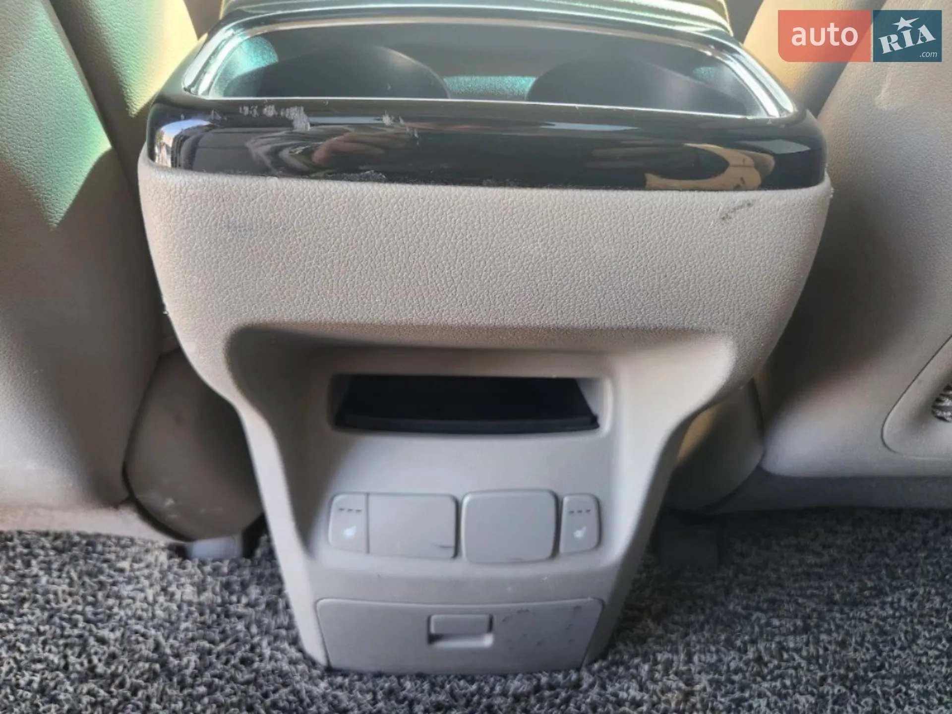 2016 Kia Carnival - мініатюра 26