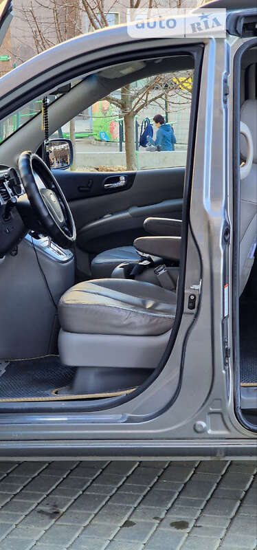 Мінівен Kia Carnival 2011 в Одесі