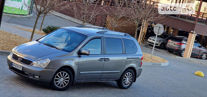 Мінівен Kia Carnival 2011 в Одесі