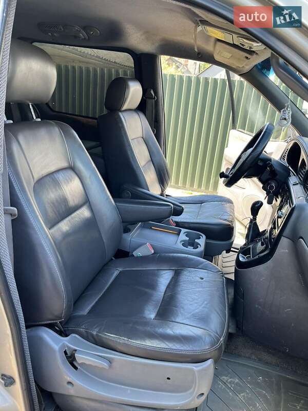Минивэн Kia Carnival 1999 в Львове
