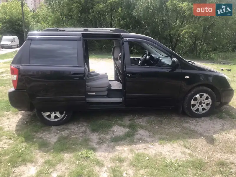 Минивэн Kia Carnival 2008 в 