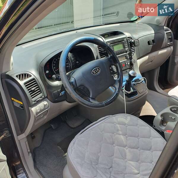 Мінівен Kia Carnival 2006 в Львові