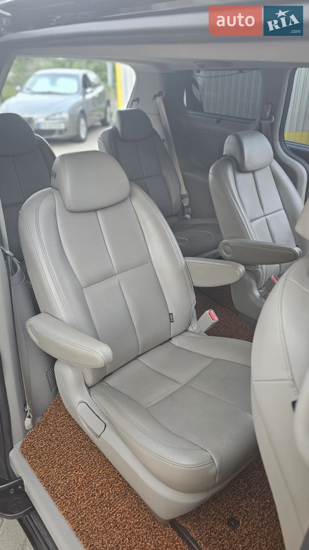 2014 Kia Carnival - мініатюра 23