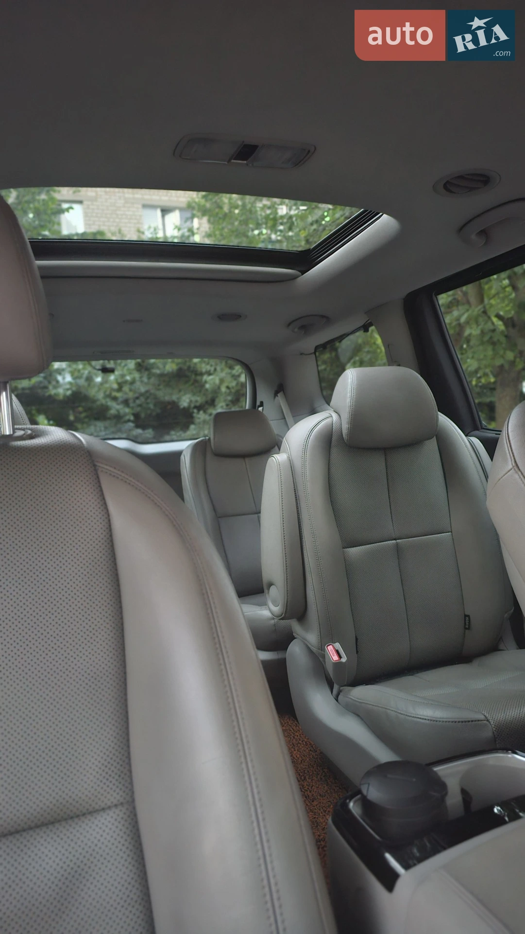2014 Kia Carnival - мініатюра 31