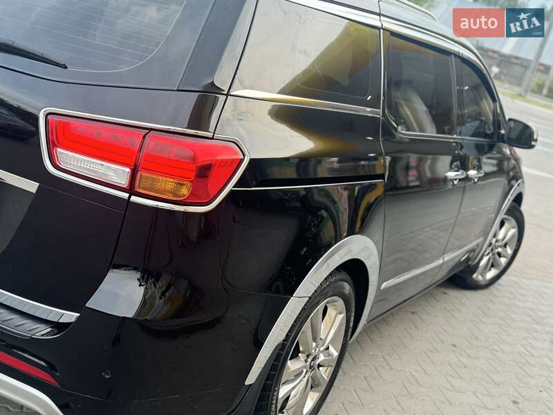 Минивэн Kia Carnival 2014 в Житомире