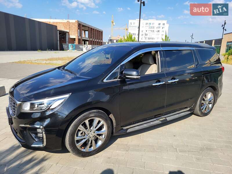 Минивэн Kia Carnival 2018 в Хмельницком