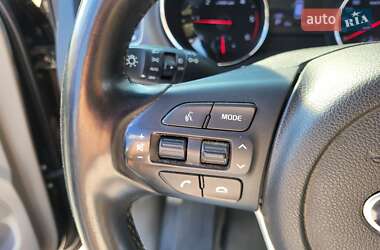 Мінівен Kia Carnival 2018 в Хмельницькому