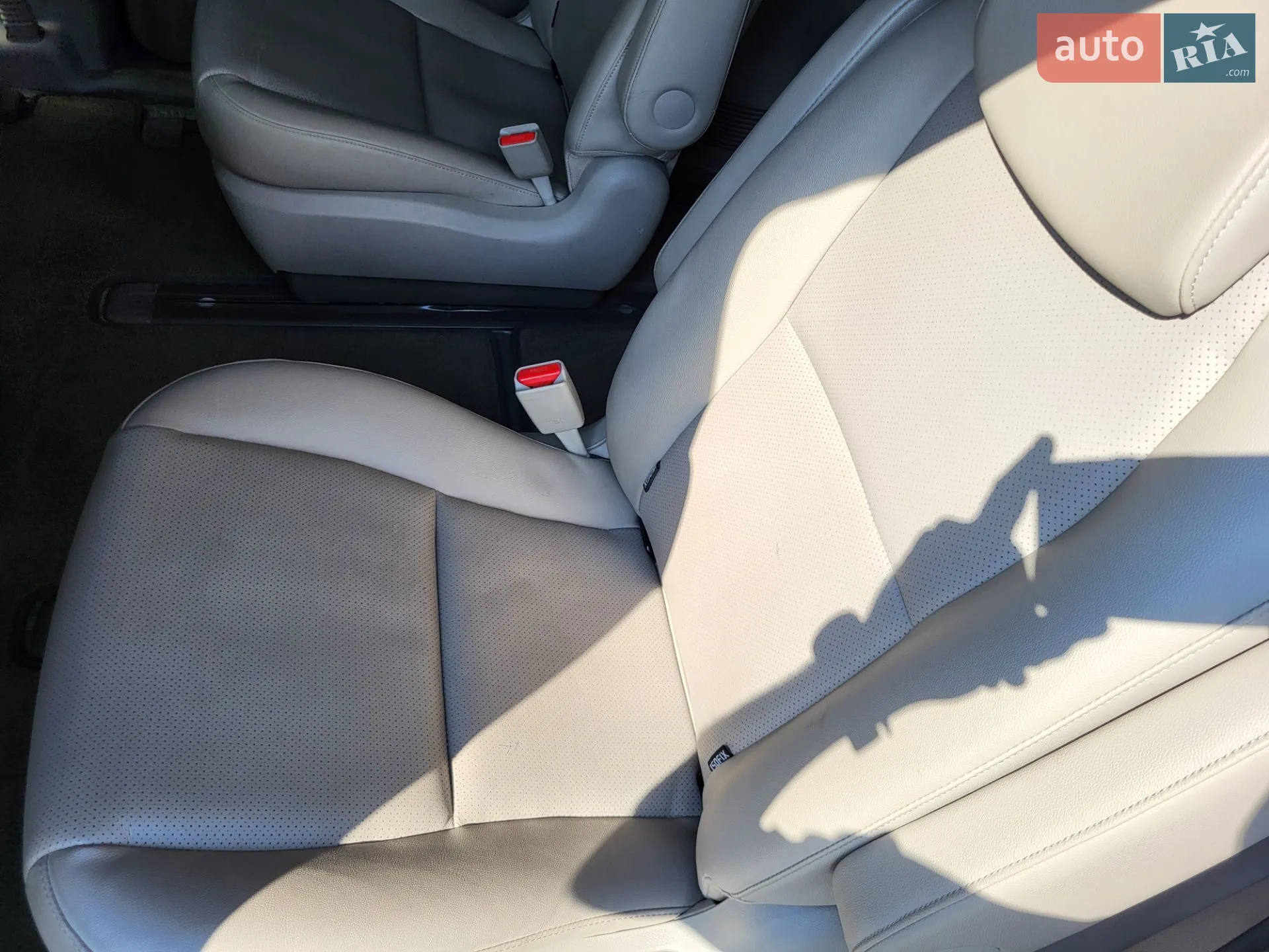 2018 Kia Carnival - мініатюра 39