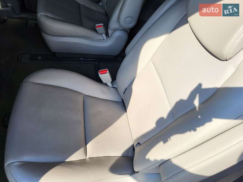 Минивэн Kia Carnival 2018 в Хмельницком