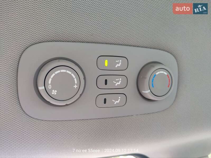 Мінівен Kia Carnival 2012 в Рівному