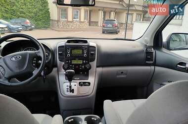 Мінівен Kia Carnival 2012 в Рівному