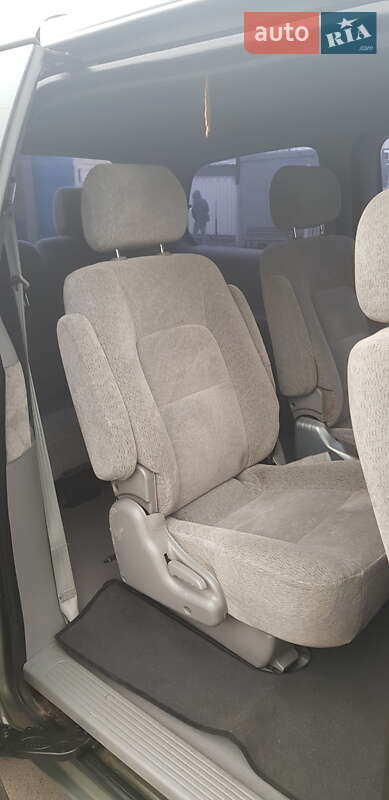 Мінівен Kia Carnival 2004 в Одесі