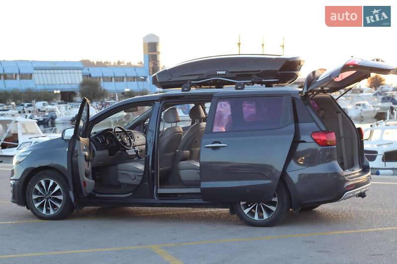 Мінівен Kia Carnival 2015 в Сумах
