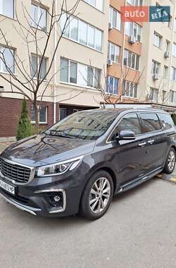 Минивэн Kia Carnival 2018 в Киеве