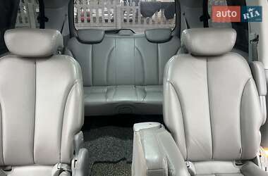 Мінівен Kia Carnival 2011 в Харкові