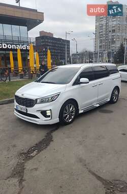 Мінівен Kia Carnival 2019 в Києві