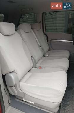 Минивэн Kia Carnival 2008 в 