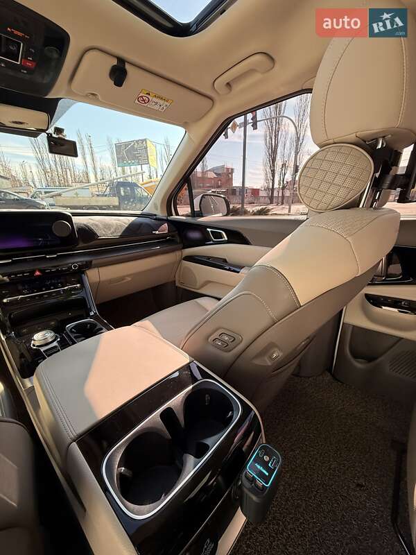 Минивэн Kia Carnival 2022 в Киеве