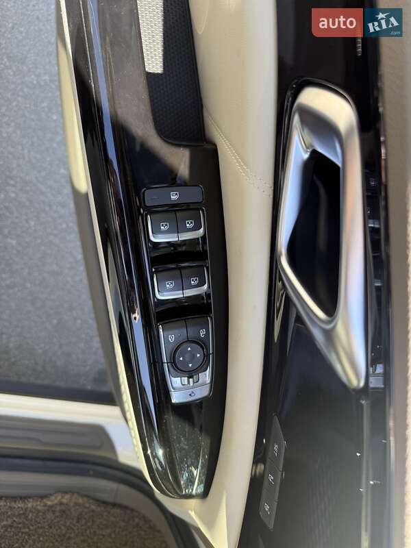 Минивэн Kia Carnival 2022 в Киеве