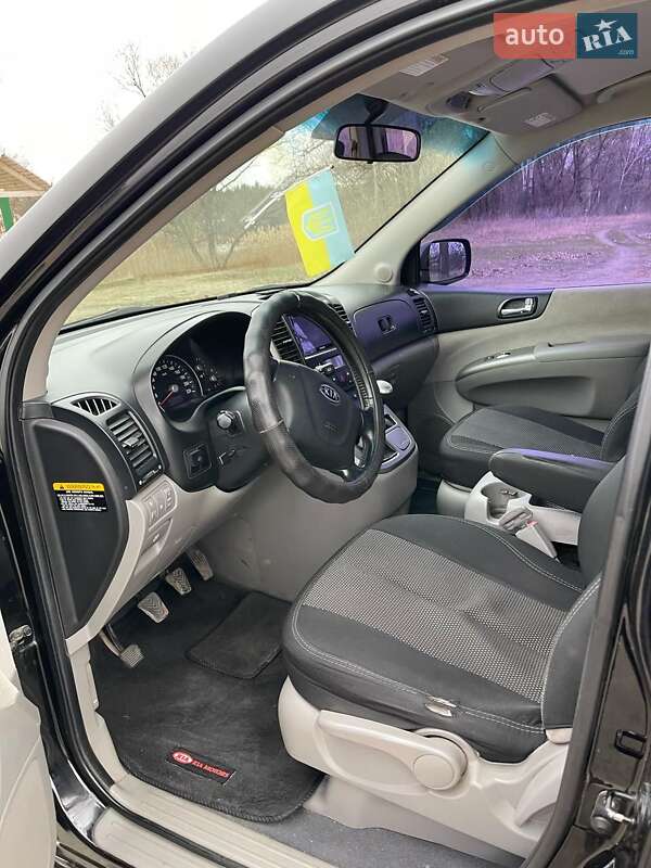 Минивэн Kia Carnival 2008 в Балаклее