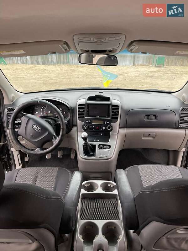 Минивэн Kia Carnival 2008 в Балаклее