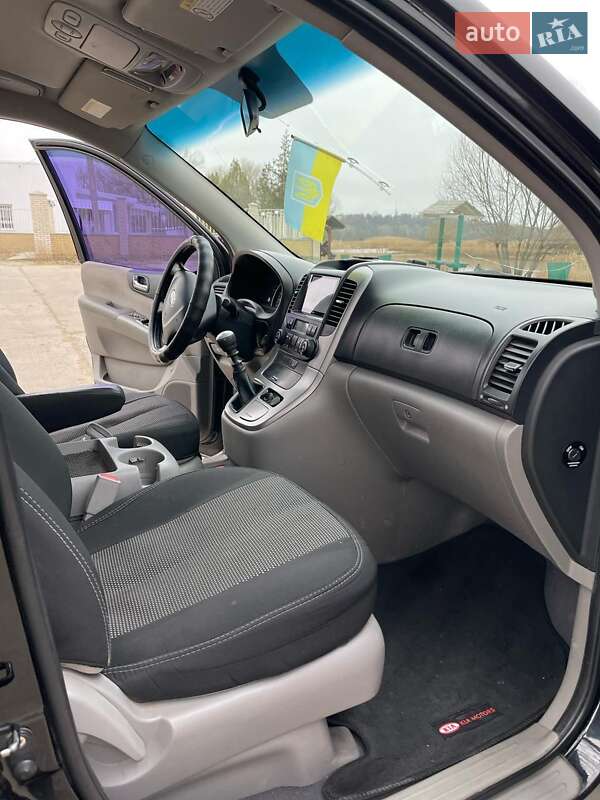 Минивэн Kia Carnival 2008 в Балаклее