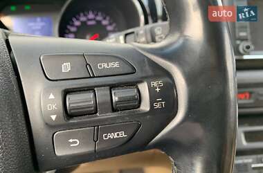 Минивэн Kia Carnival 2017 в 