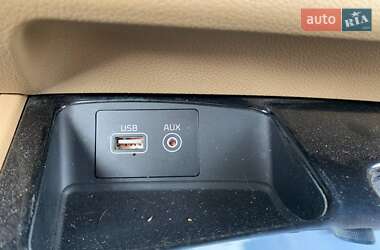 Минивэн Kia Carnival 2017 в 