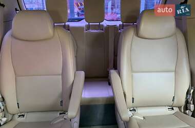 Минивэн Kia Carnival 2017 в 