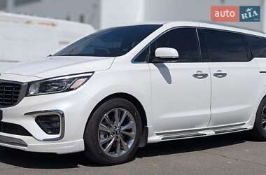 Минивэн Kia Carnival 2019 в 
