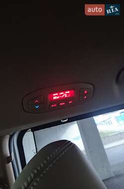 Минивэн Kia Carnival 2019 в 
