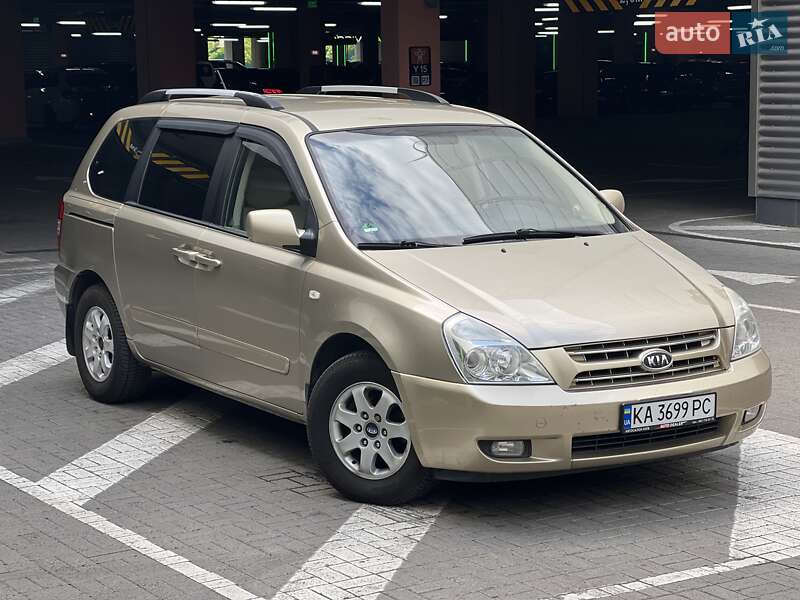 Мінівен Kia Carnival 2008 в 