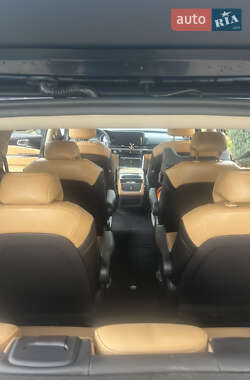 Минивэн Kia Carnival 2021 в 