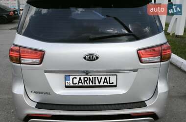 Минивэн Kia Carnival 2015 в 